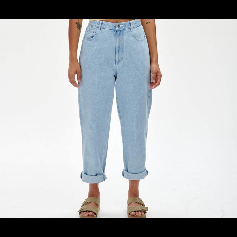 NWT Lucy & Yak Dana Classic Mom Jeans in Light Wash Organic Denim
